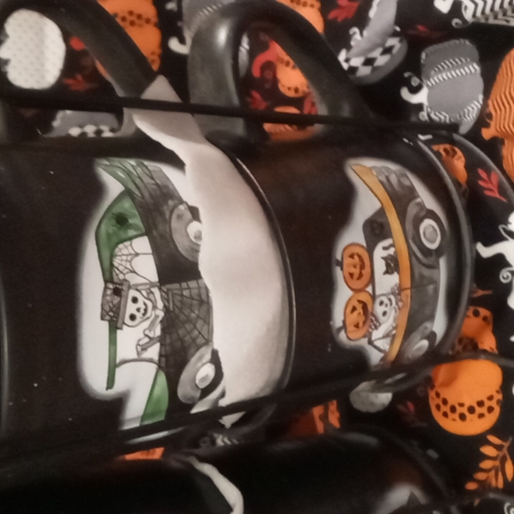 Halloween mugs set - Picture 3 of 5